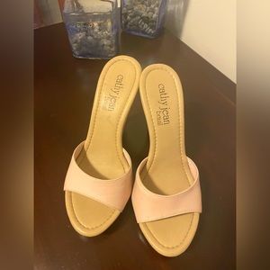 Ladies Sandals. Cathy Jean, Brazil. Size 9 (fits small, more like a 8.5). NWOT